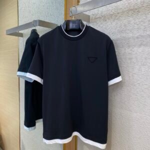 PRADA T-SHIRT