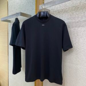 PRADA T-SHIRT